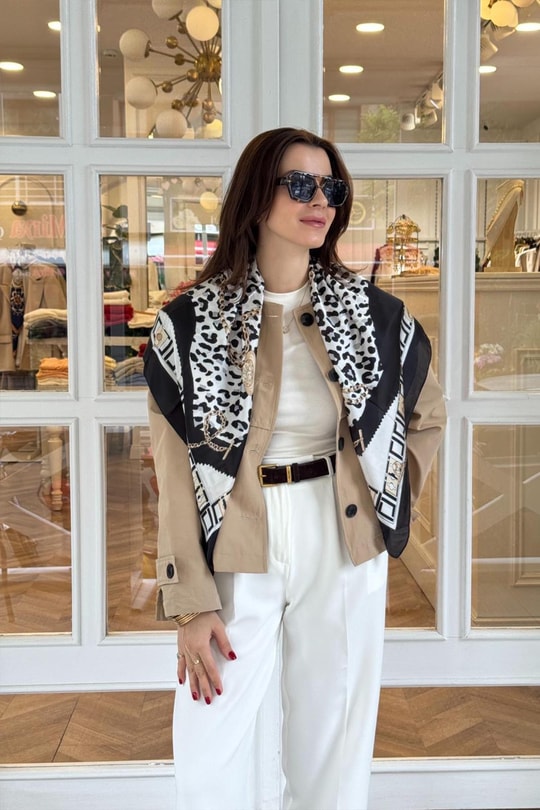 Siyah Leopar Desenli Fular (90*90)