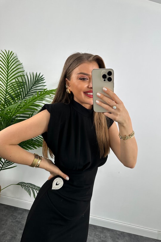 Vatkalı Likralı Broşlu Kalem Elbise Siyah