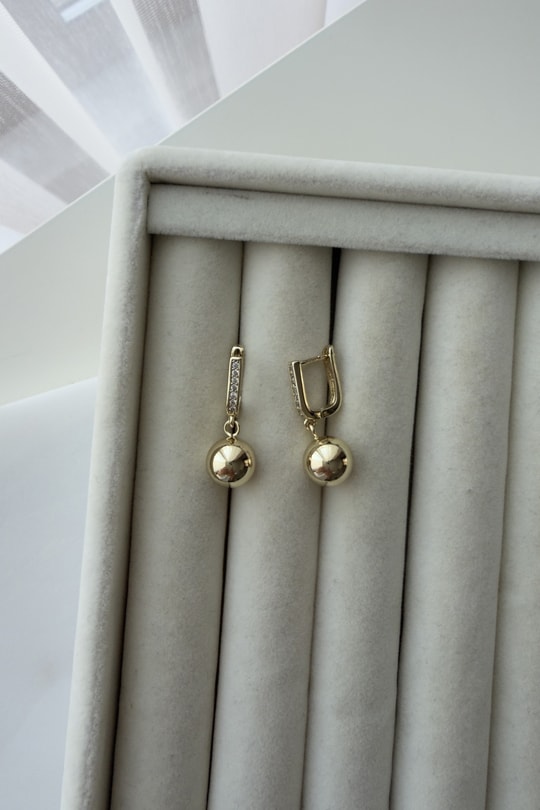 Xupıng Gold Top Sallantılı Küpe