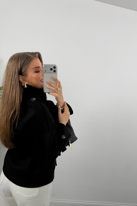Zra Model Dik Yaka Apoletli Kısa Kaşe Kaban Siyah