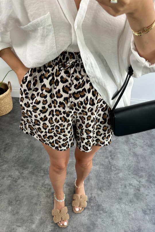 Zra Model Şehir Boy Leopar Print Pamuk Viskon Beli Lastikli Şort Taş Kahve