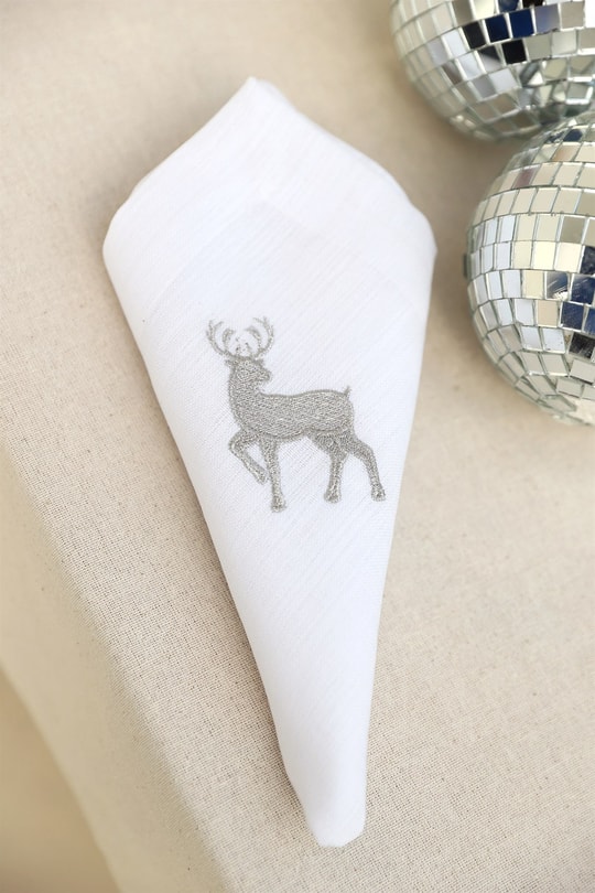 Nakış İşlemeli Keten Sofra Peçetesi Gümüş Geyik