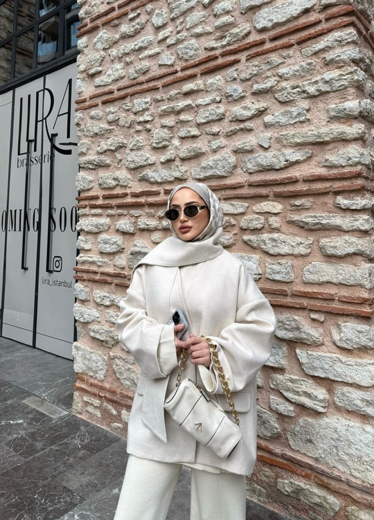 Ceket-184H&R ButikQula Atkı Detaylı Kaşe Ceket Ekru
