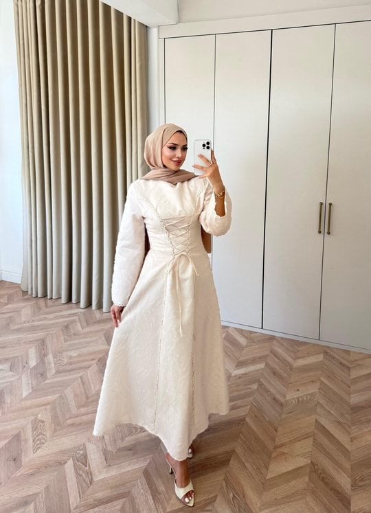 HR-1257H&R ButikFus - Esil Ön Bağlamalı Fisto Elbise Bej
