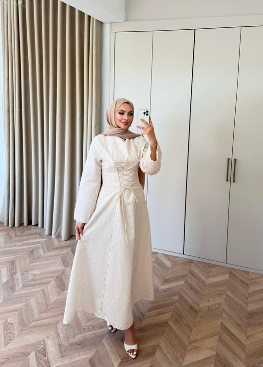 HR-1257H&R ButikFus - Esil Ön Bağlamalı Fisto Elbise Bej