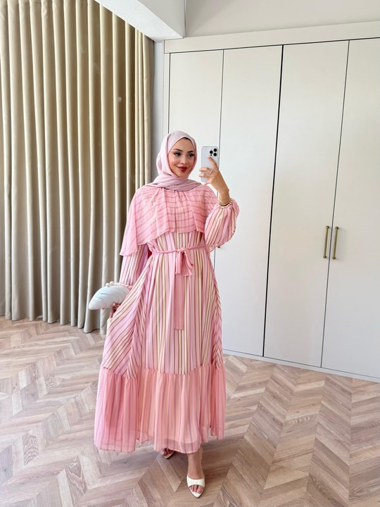 HR-1386H&R ButikFus- Nela Çizgi Detaylı Renkli Elbise Pembe