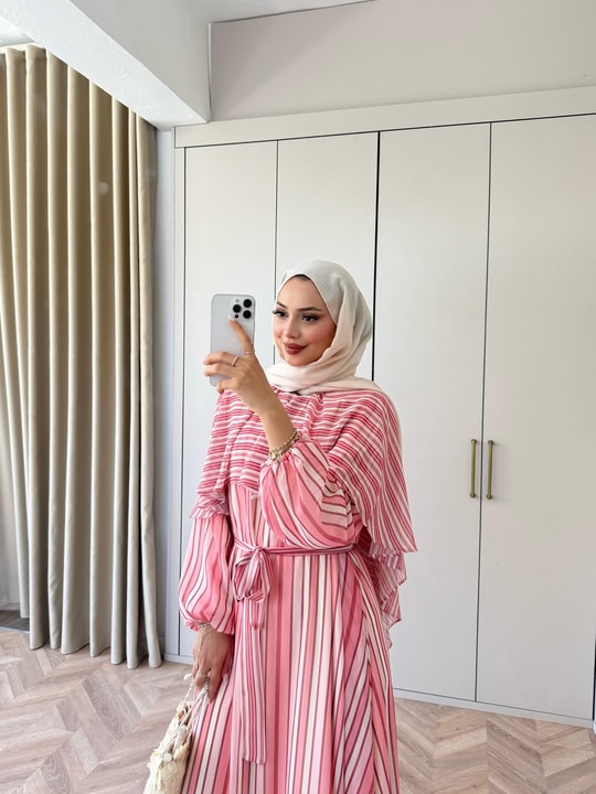 HR-1386H&R ButikFus- Nela Çizgi Detaylı Renkli Elbise Koyu Pembe