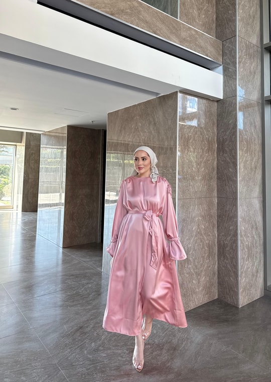 elbs-1640H&R ButikKol Detaylı İpek Saten Elbise Pembe