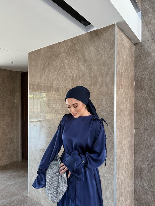 elbs-1640H&R ButikKol Detaylı İpek Saten Elbise Lacivert