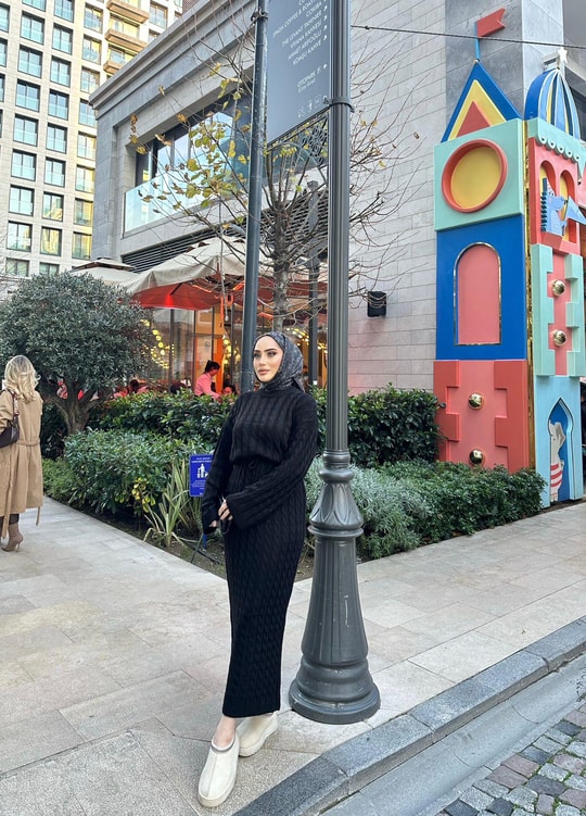 elbs-1507H&R ButikNurs Örgü Detaylı Elbise Siyah