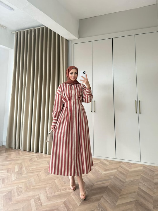 ELB-188H&R ButikTB-Çisem Çizgi Detay Elbise Tarçın