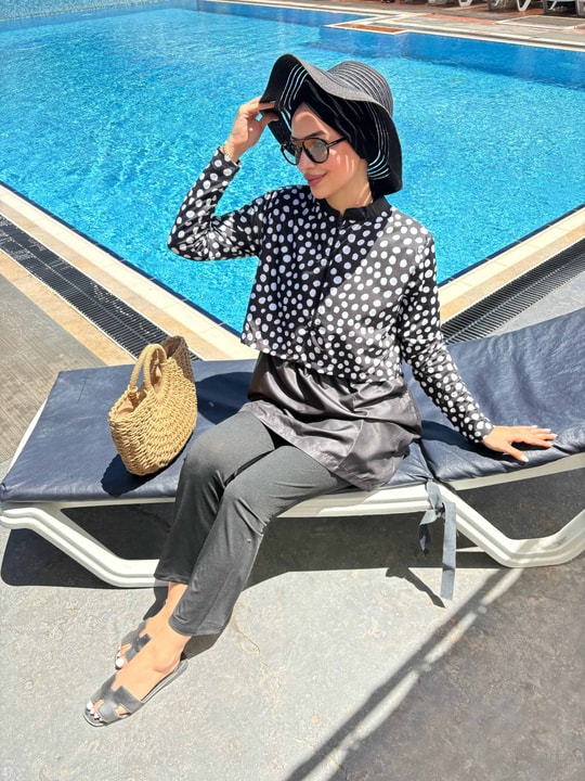HR-1240H&R ButikEk - Puantiyeli Mayo Siyah