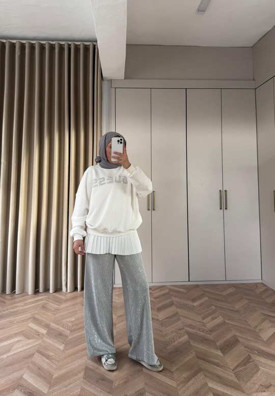 KAZK-634H&R ButikLove Muadil Taş Detaylı Sweat Beyaz