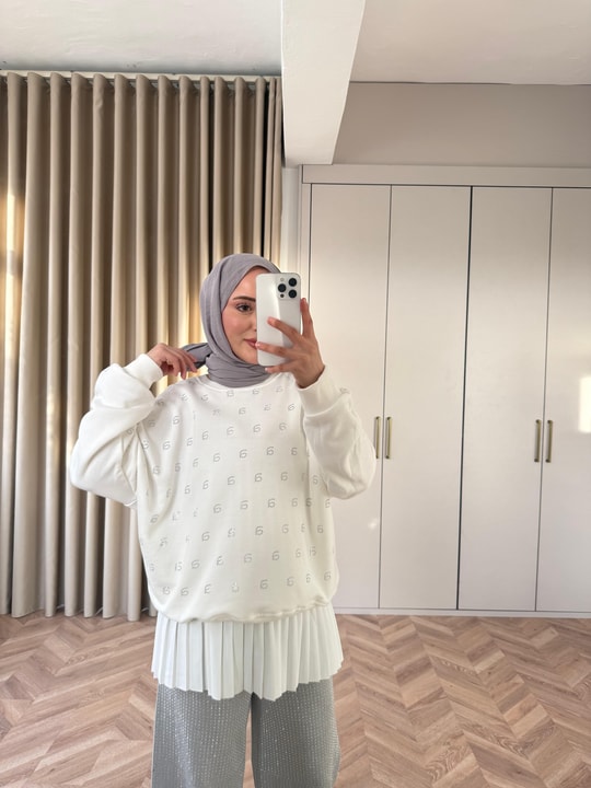 KAZK-629H&R ButikMuadil Harf Taşlı Sweat Beyaz