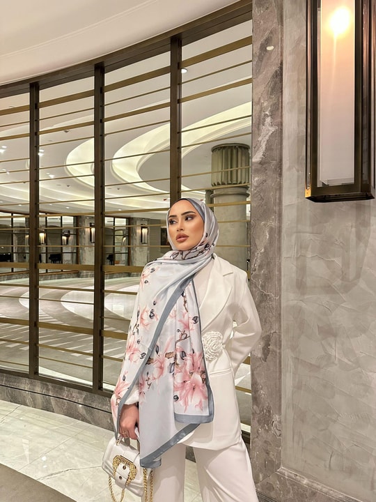 ŞAL-11H&R ButikGül Desen İthal İpek Şal