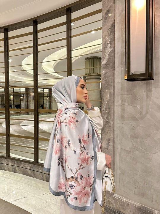 ŞAL-11H&R ButikGül Desen İthal İpek Şal