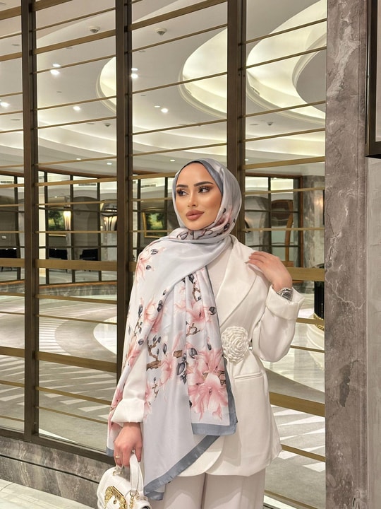 ŞAL-11H&R ButikGül Desen İthal İpek Şal