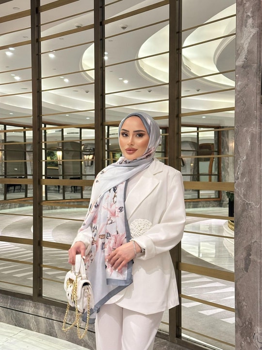 ŞAL-11H&R ButikGül Desen İthal İpek Şal