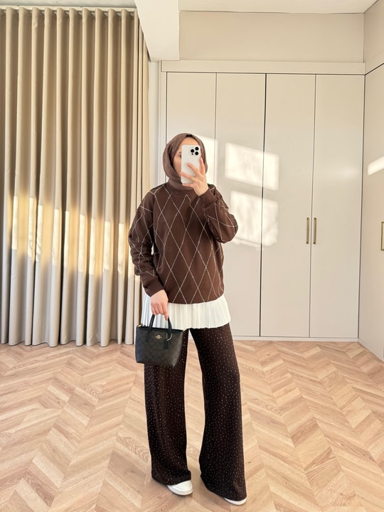 Sweat-235H&R ButikÇapraz Taşlı Sweat Kahve