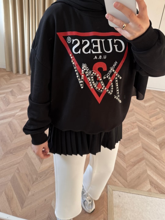 Sweat-208H&R ButikMuadil ? Kırmızı Detaylı Sweat Siyah