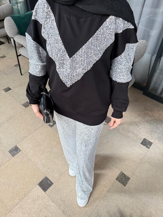 Sweat-189H&R ButikOlla Sim Detaylı Sweat Ön V Siyah