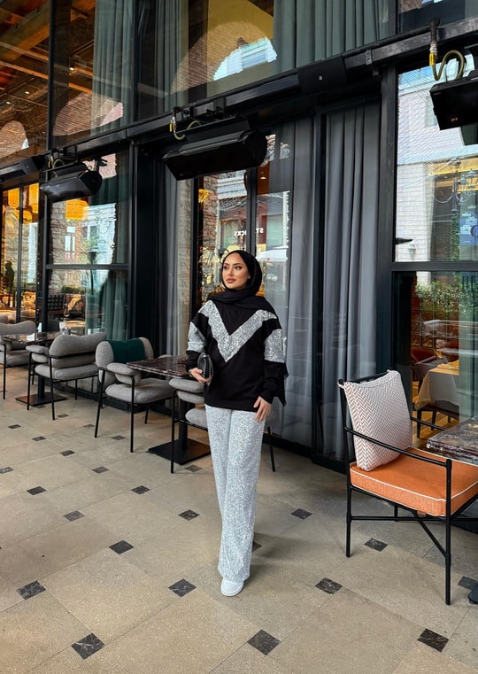 Sweat-189H&R ButikOlla Sim Detaylı Sweat Ön V Siyah