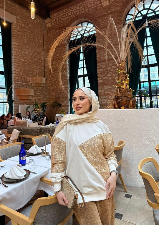 Sweat-189H&R ButikOlla sim Detaylı Sweat Yan Çizgili Bej