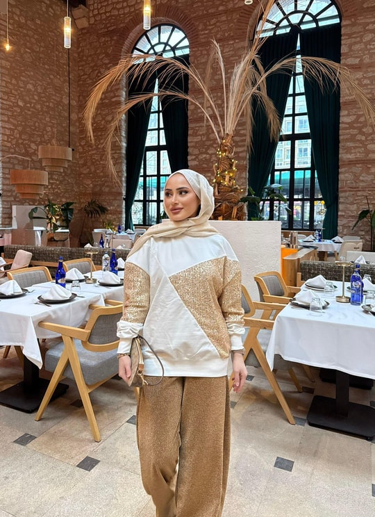 Sweat-189H&R ButikOlla sim Detaylı Sweat Yan Çizgili Bej