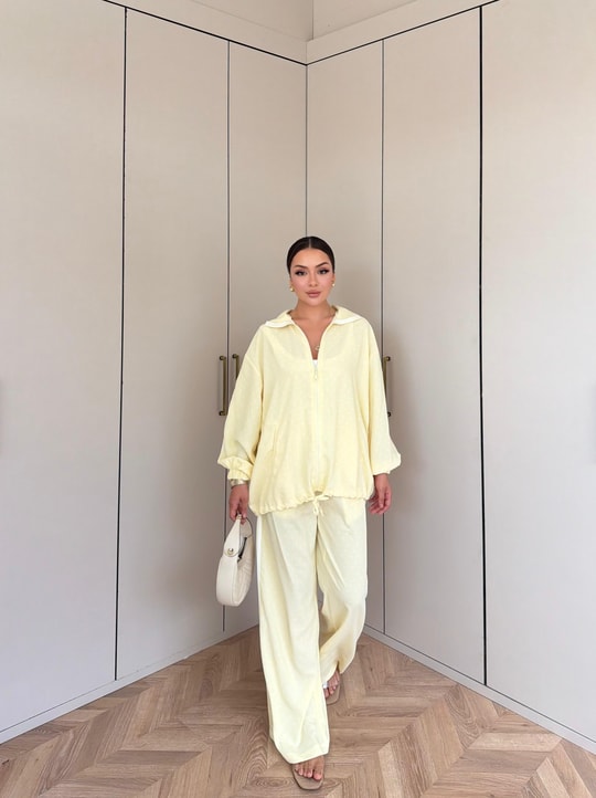 HR-1473H&R ButikBel - Ades Çizgi Detaylı Puantiyeli Takım Sarı