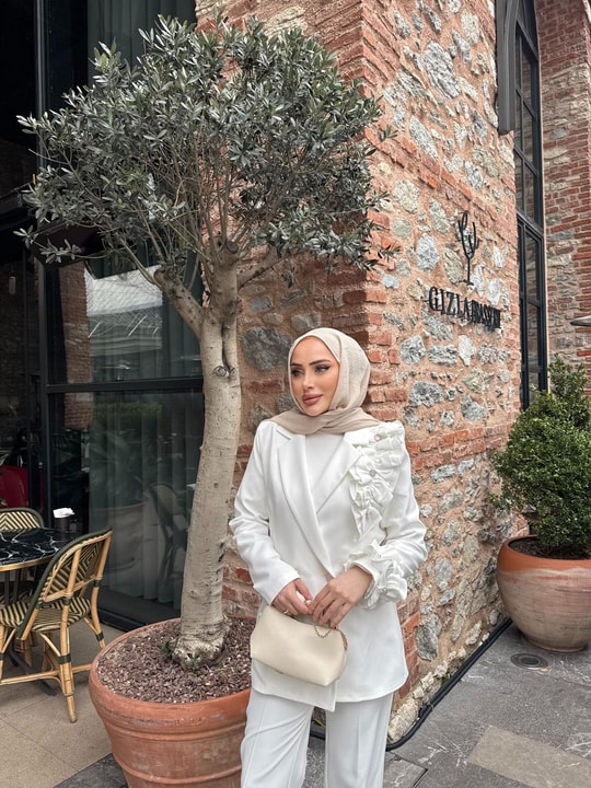 TAKM-1927H&R ButikElif Gül Detaylı Takım Beyaz