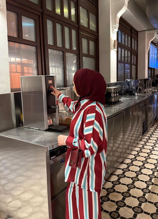 HR-1507H&R ButikHR - Hira Çizgi Desen Bordo - Beyaz