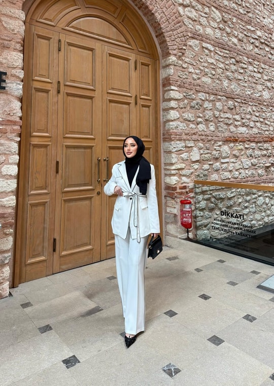 TAKM-1929H&R ButikSibla Çizgi Detaylı Ceketli Takım Beyaz