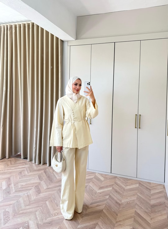 HR-1396H&R ButikTb- Güza Yan Düğme Detaylı Keten Takım Sarı