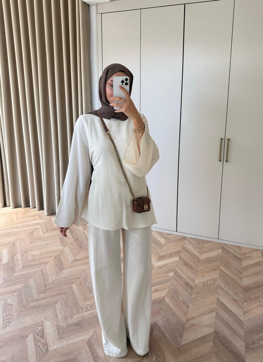 HR-1546H&R ButikTB - Willa Kemeri Detaylı Keten Takım Ekru