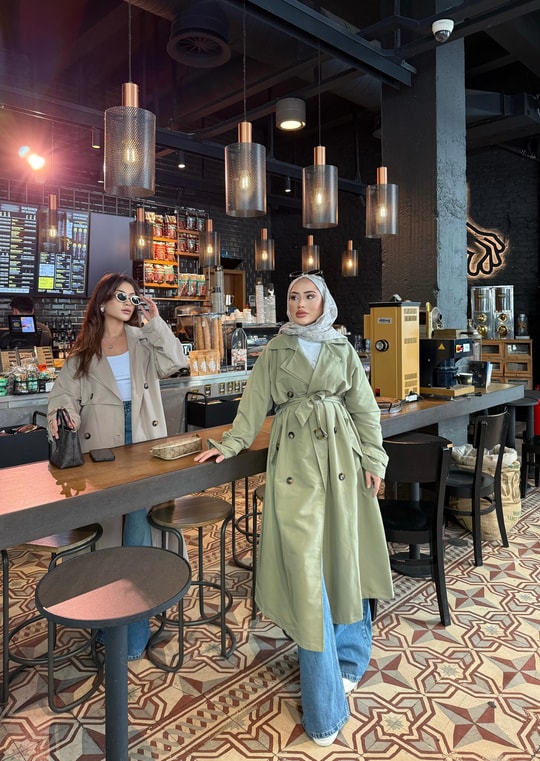 Trenc-63H&R ButikEşbah Arka Kısmı Düğmeli Trenç Haki