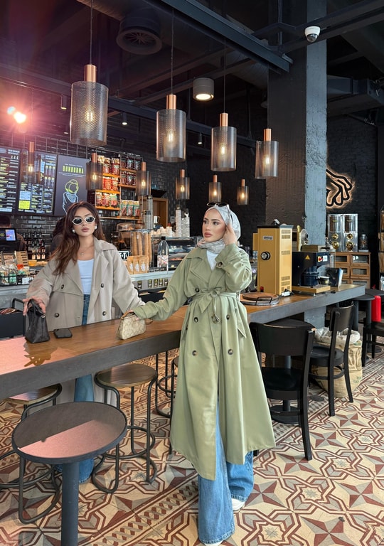 Trenc-63H&R ButikEşbah Arka Kısmı Düğmeli Trenç Haki