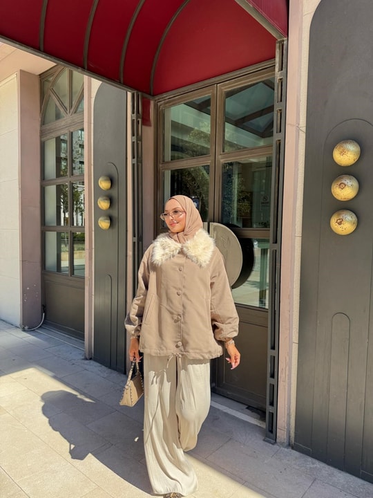HR-2989H&R ButikFus- Leza Kürk Detaylı Gabardin Trenç Bej