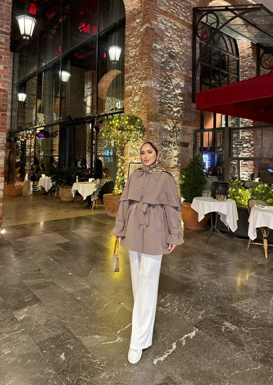 Trenc-58H&R ButikSelwa Pelerin Detaylı Trenç Kahve