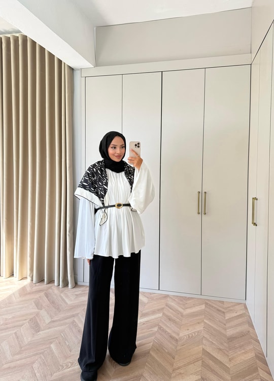 HR-2892H&R ButikQu- Hima İspanyol Kol Oysh Tunik Beyaz