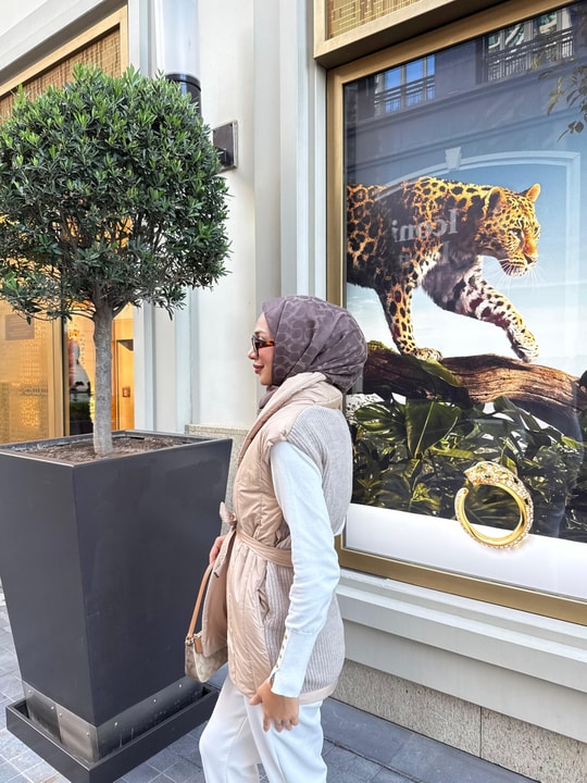 YELEK-277H&R ButikArka Kısmı Triko Yelek Ekru