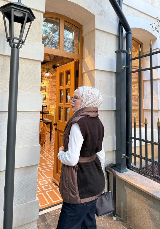 175941419412H&R ButikArka Kısmı Triko Yelek Kahverengi