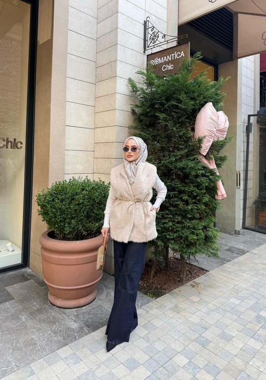 YELEK-304H&R ButikLiam Taşlı Yelek Bej