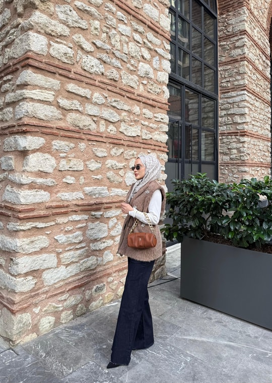 YELEK-302H&R ButikLiam Taşlı Yelek Kahve