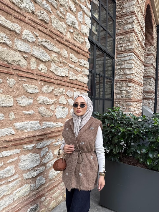 YELEK-302H&R ButikLiam Taşlı Yelek Kahve