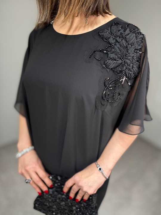 Omuzu İşlemeli Asimetrik Kesim Bluz 3067