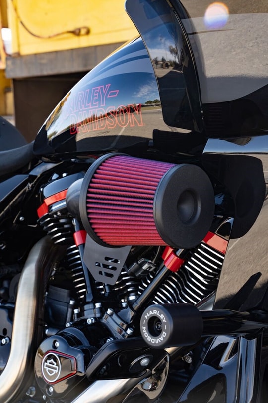 VANCE & HINES AIR CLEANER    HAVA FİLTRESİ VO2 FALCON BLACK C KOD: 10103406