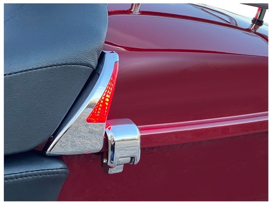 CUSTOM DYNAMICS LIGHT B-REST FLH CHR/RED KOD:20402542