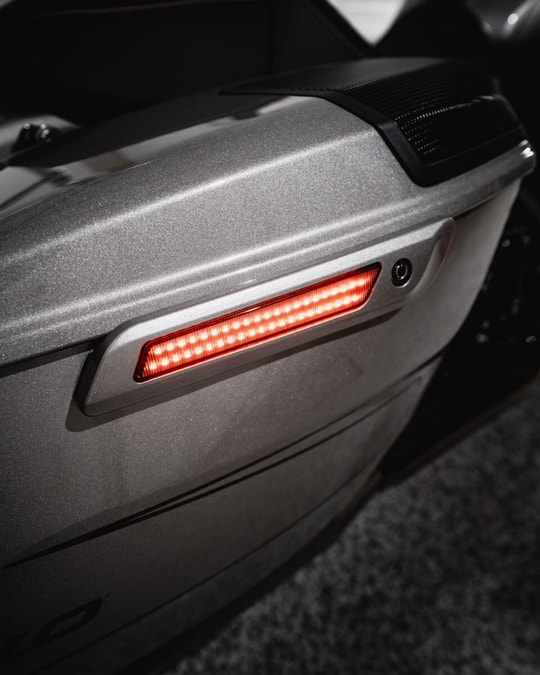 CUSTOM DYNAMICS LIGHTS LED SADDLEBAG LATCH SMO KOD:20403234