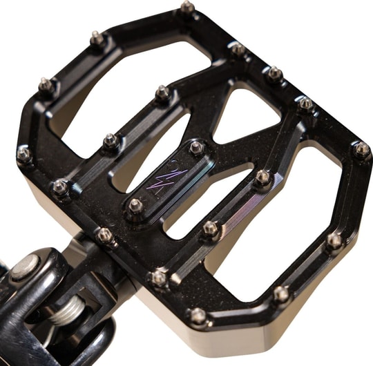 THRASHIN SUPPLY FLOORBOARDS AGGRESSOR MINI FXD KOD: 16211227