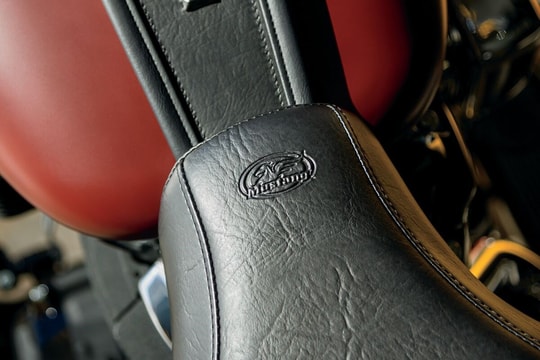 MUSTANG SEAT SOLO DBR MXTOUR FLHC KOD: 08021063